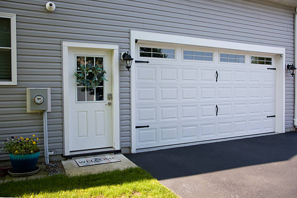 24/7 Emergency Garage Door Panel Replacement experts in Matamoras, PA